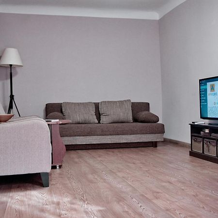 Flat in the city center 敖德萨 外观 照片