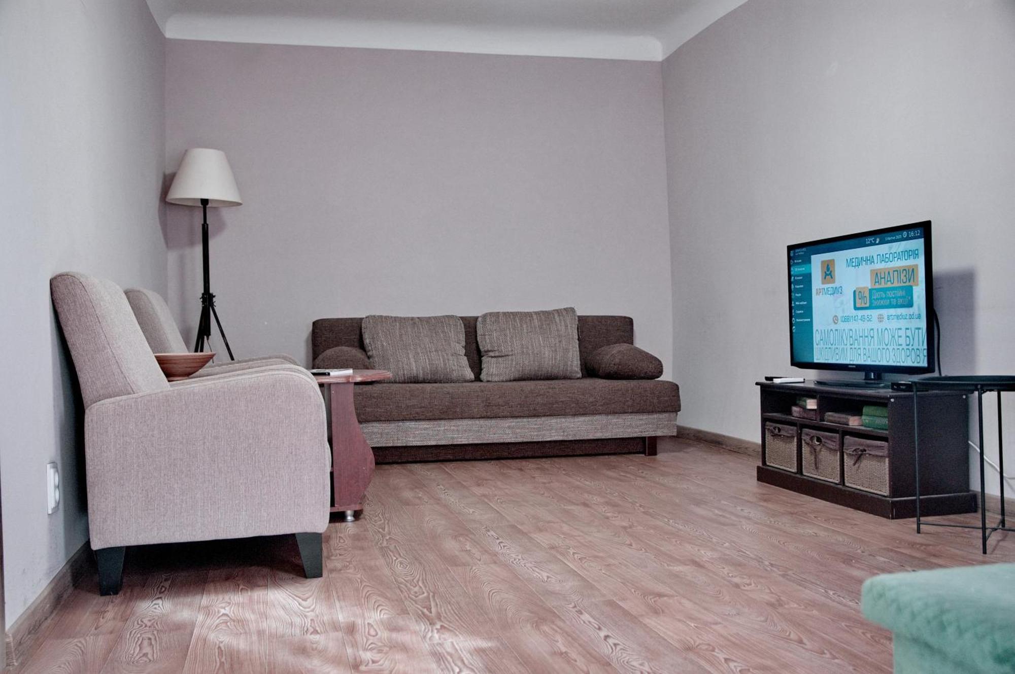 Flat in the city center 敖德萨 外观 照片